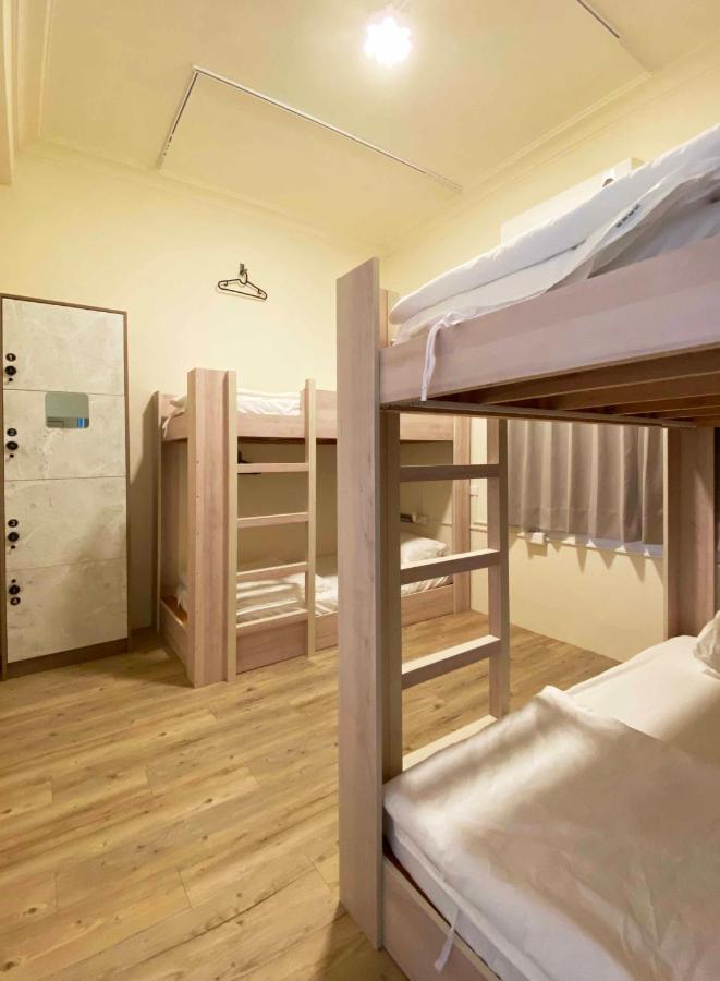 1881 Ya Ka Hostel ไถหนาน ภายนอก รูปภาพ