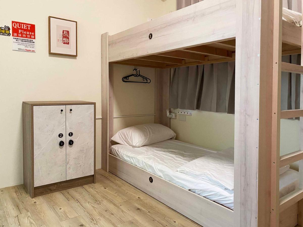 1881 Ya Ka Hostel ไถหนาน ภายนอก รูปภาพ