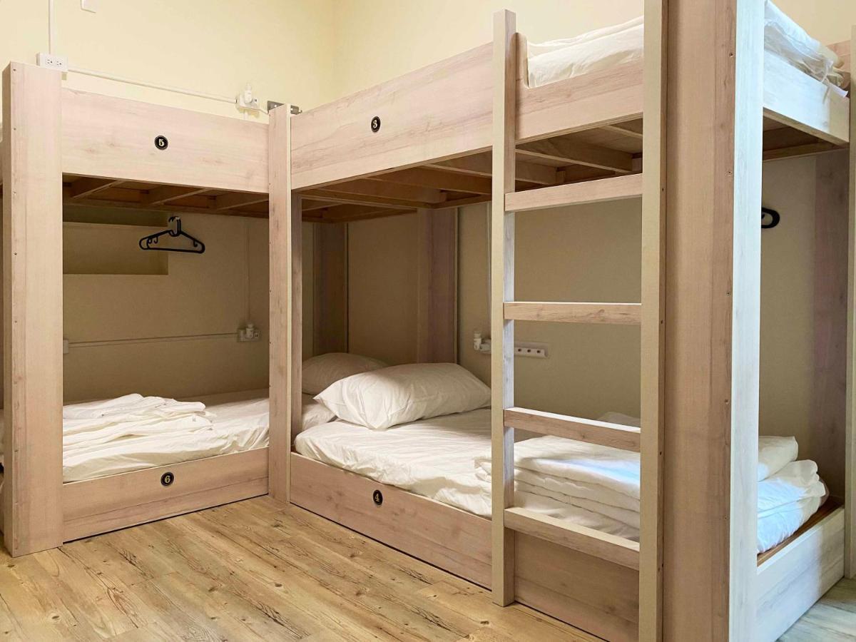 1881 Ya Ka Hostel ไถหนาน ภายนอก รูปภาพ
